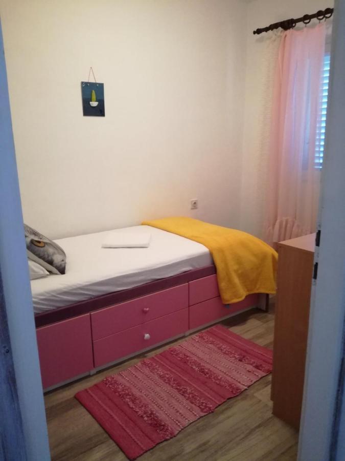 Apartments By The Sea Maslinica, Solta - 14748 ภายนอก รูปภาพ